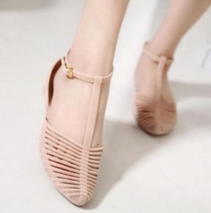 closed toe jelly sandals
