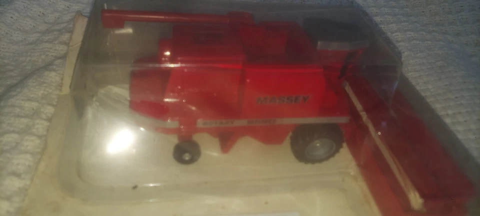 Scale Models, Massey 8590 Rotary Combine, 1:64 Scale, Diecast Metal, U.S.A. - Image 2 of 4