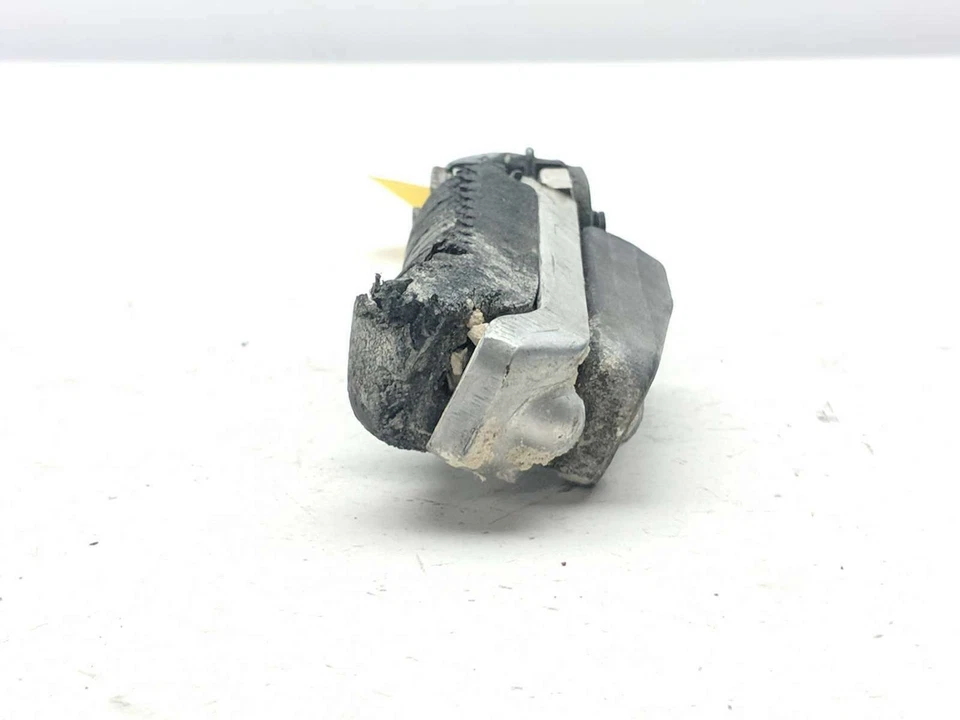 01-05 Clavija de pie de pasajero izquierdo Suzuki Bandit GSF1200S GSF 1200 31520-B Foto 3 de 4