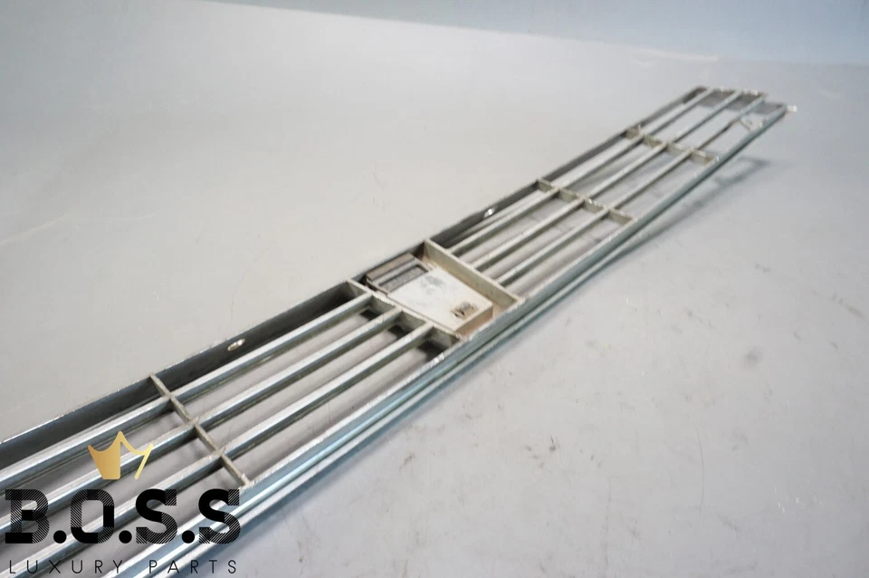 76-80 82-91 Jaguar XJS V12 moldura de parrilla delantera con logotipo de emblema OEM Foto 4 de 4