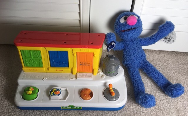 sesame street singing pop up pals