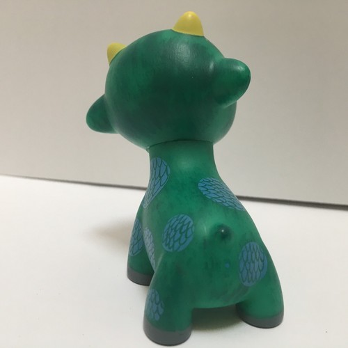 Kidrobot Ferals Vinilo Jirafagón Amanda Visell Dragón Verde - Imagen 4 de 7