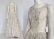 Vintage 50's V Waist Tiered Lace Wedding Gown with Train / Long Sleeves / XSmall