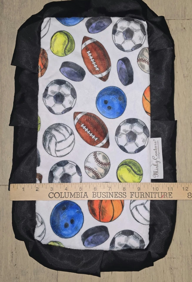 Minky Couture Mini-Bebé Lovey/Manta de Seguridad Estampado Deportivo Negro Borde Satinado Foto 4 de 4