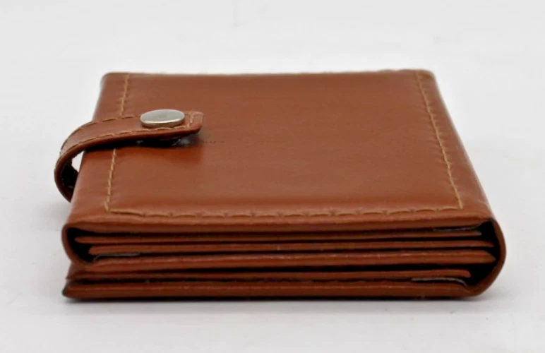 Álbum de fotos plegable triple Bulova marco de fotos de viaje cuero marrón cierre a presión Foto 3 de 4