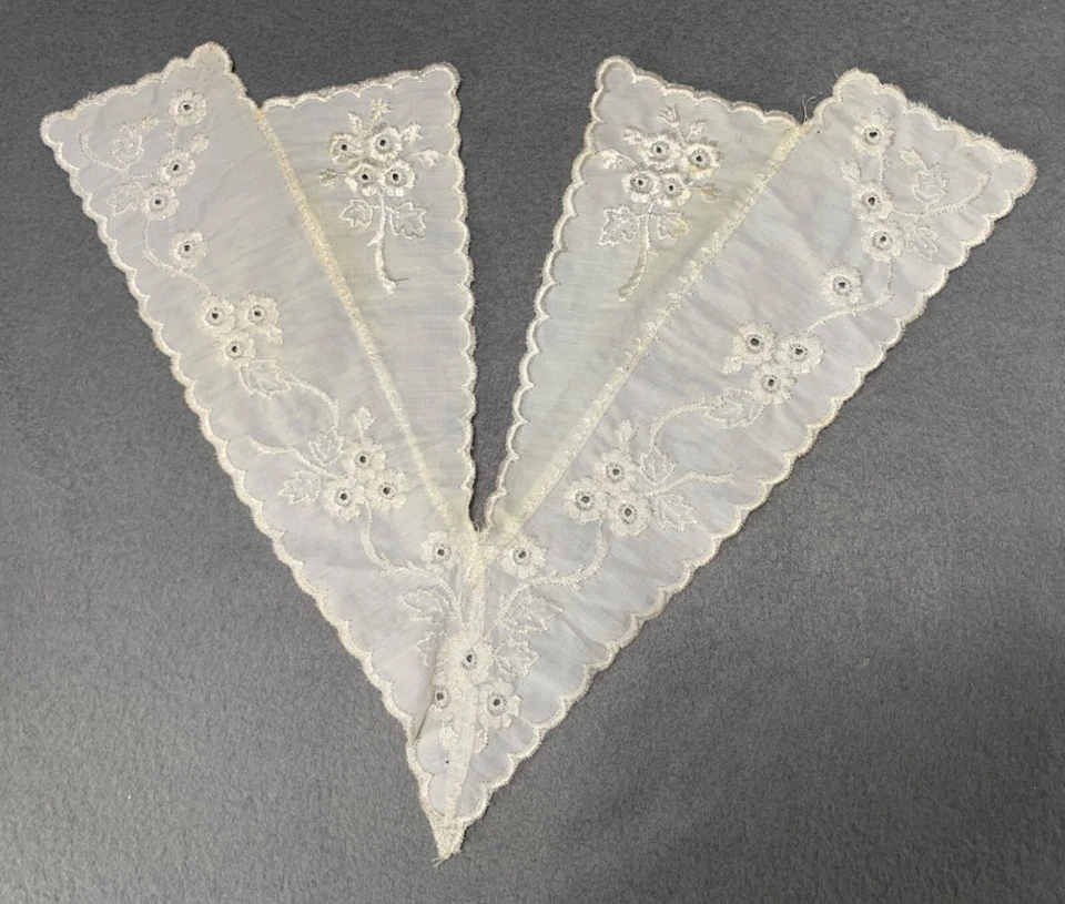 Vintage Embroidered Lace Collar with Floral Design - Image 2 of 4