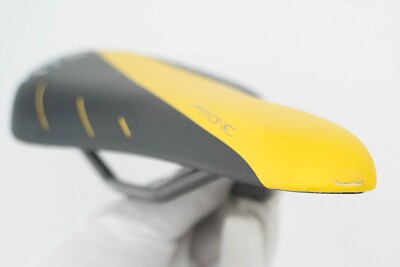 NOS FIZIK ARIONE R3 REGULAR YELLOW VINTAGE SADDLE SEAT RACING ROAD