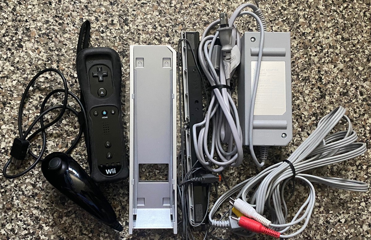 Nintendo Wii Console RVL-001 JPN Gamecube Compatible Complete In
