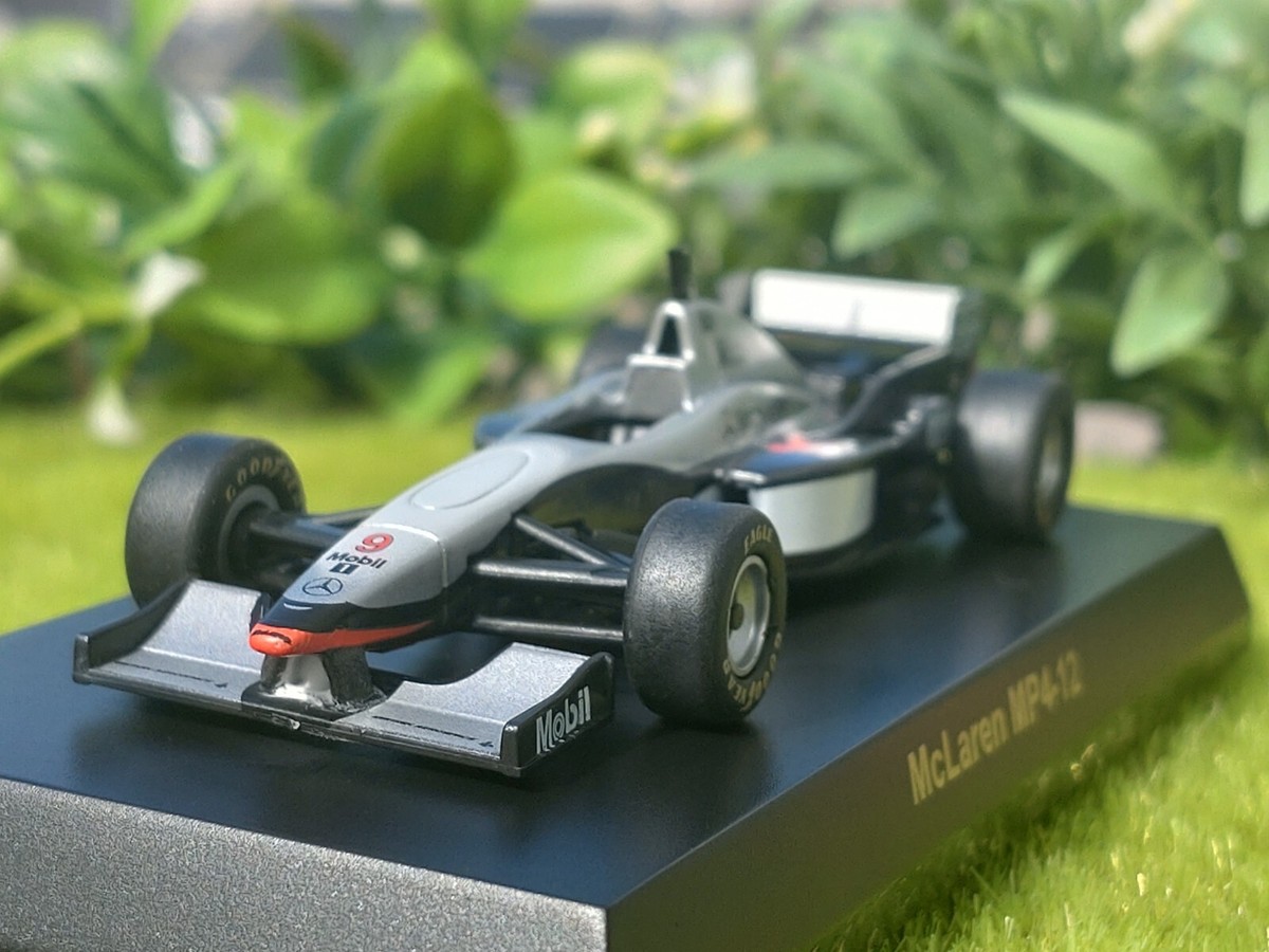 McLaren Mercedes Benz / MP4-12 2003 / No9 / 1/64 Diecast Car