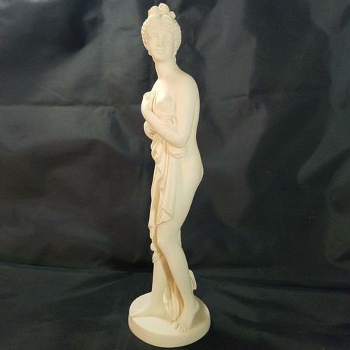 Estatua vintage de la diosa dama hecha en Italia 11" color marfil - Imagen 2 de 12