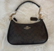 COACH CA548 Teri Shoulder Bag In Signature Canvas/Gold/Walnut/Black New