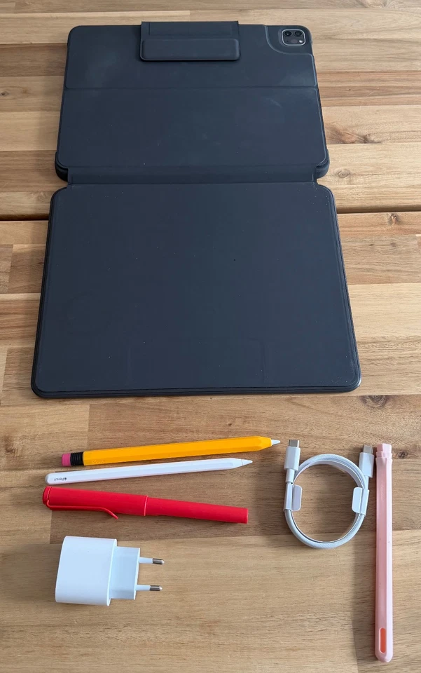 Apple iPad Pro 12.9 4. Gen Wi-Fi - inkl. Slim Folio Pro - Bild 2 von 4