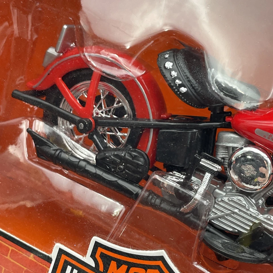 Maisto Harley Davidson 1948 FL Panhead Motorcycle 1:18 Series 5 #31360 - Image 4 of 4