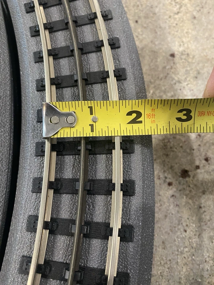 MTH RealTrax Solid Nickel-Silver O-31 Curved Track 40-1002 O Gauge 3-Rail (1 Pc) - Image 2 of 4
