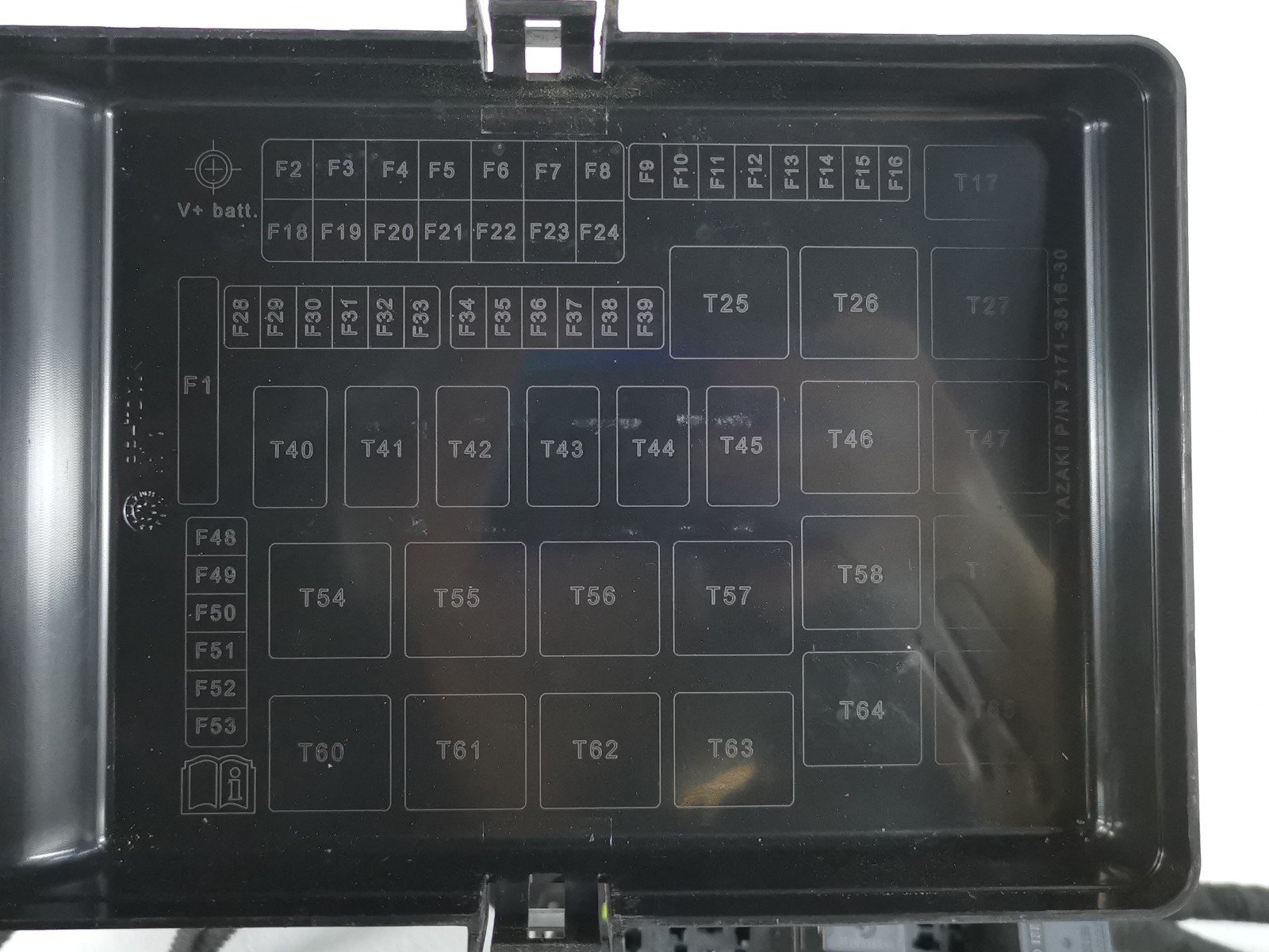 Maserati Levante 2018 Fuse box P/N 670105866