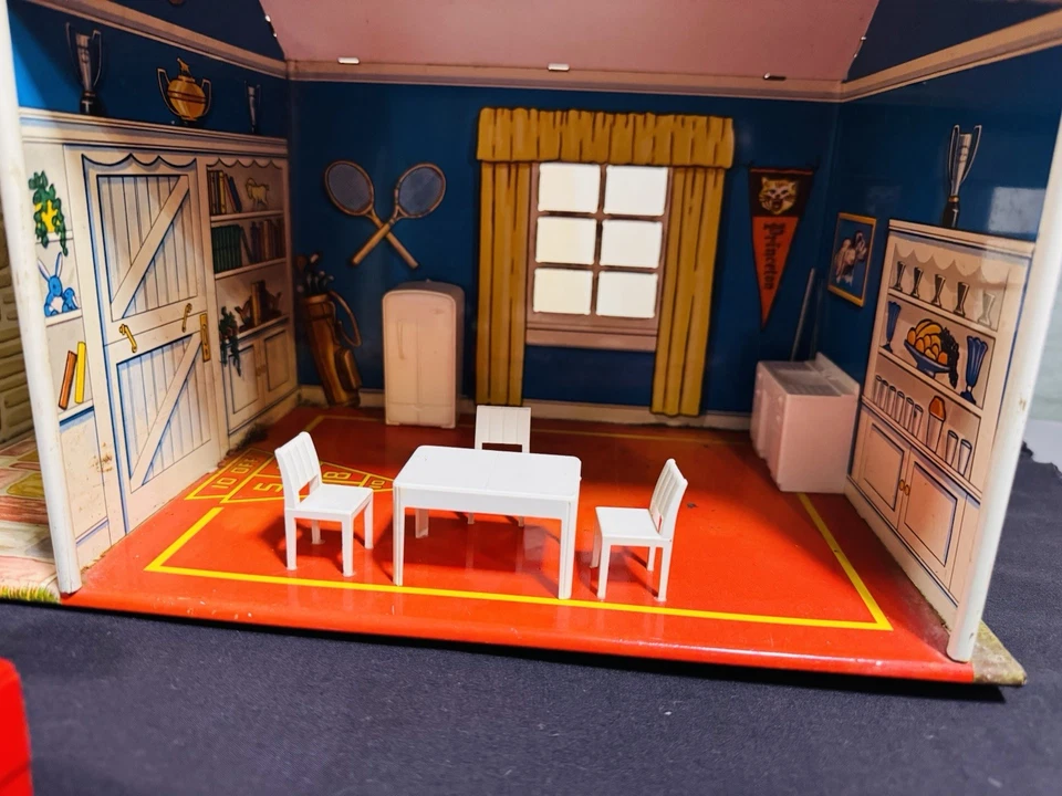 Винтажный оловянный литографический кукольный домик 1950-х Marx 2 этажа с аксессуарами РЕДКИЙ 🌟см. примечание - Изображение 3 из 4
