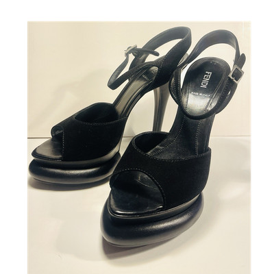 Fendi Damen Slingback Plateau-Sandalen Stiletto mit Schnalle Schwarz EU 39