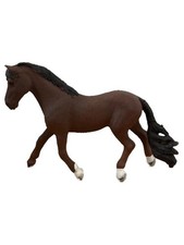 Schleich Hannoveraner Hengst Pferd Spielfigur Braun 15x12 cm