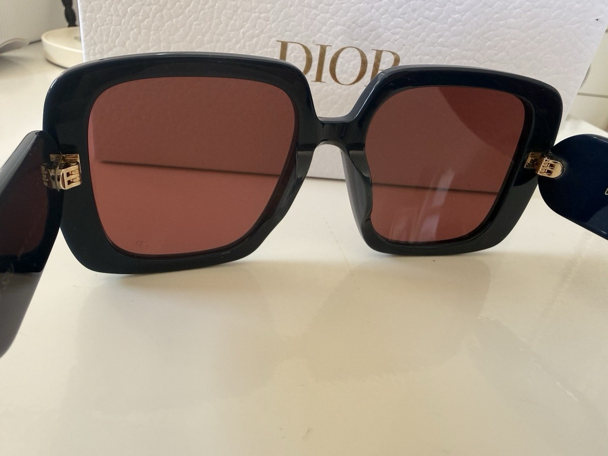 Christian Dior
Bobby S2u Square Sunglasses DIOR EYEWEAR DiorCannage S2U rectangular-frame gold-tone  main image 4