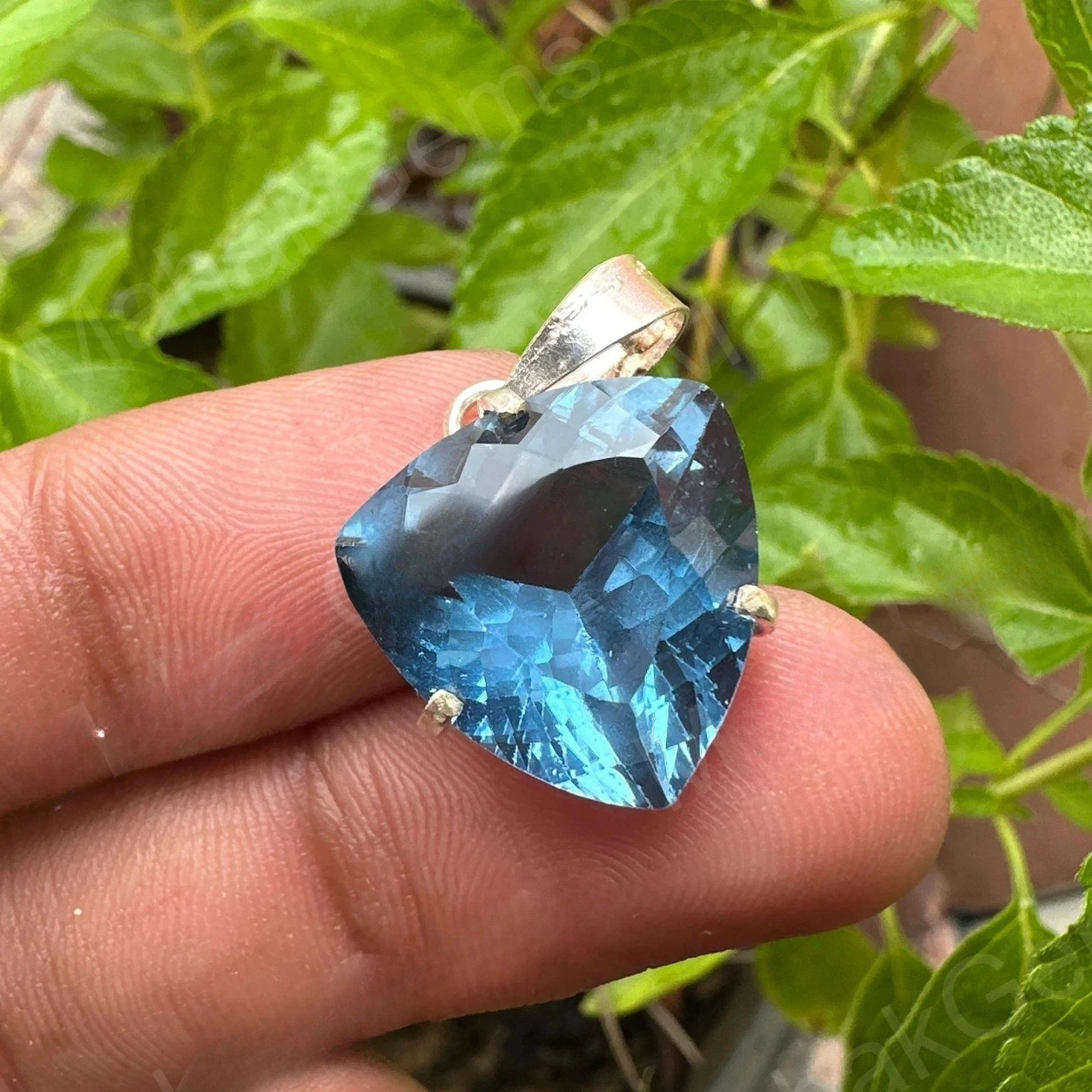 Natural Certified 22 Ct Santa Maria Blue Aquamarine Pendant In Solid 925 Silver