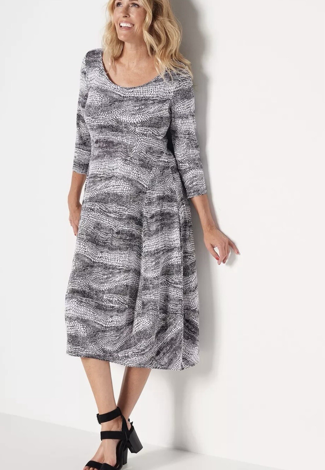 Truth Style Petite Knit Bubble Hem Abstract Dot Dress NWOT