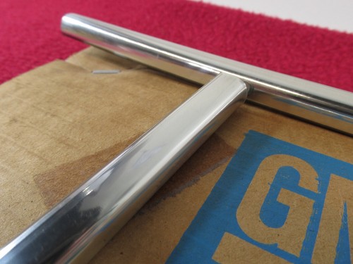 NOS 1977 1978 1979 BUICK ELECTRA 225 SPORT COUPE QUARTER WINDOW REVEAL MOLDING - Picture 6 of 17