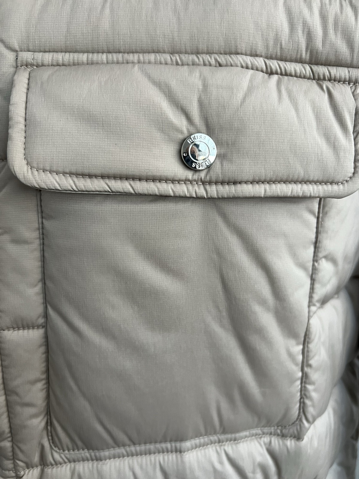 New Men's REISS Stone Color Quilted Jacket image 2