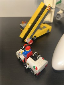 LEGO 60022 City Cargo Terminal Airplane Set- 100% Complete Missing 1 Mini Fig