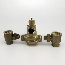 Watts POWERS LFMM434-1 HydroGuard XP Master Mixing Valve 1-1/4” x 1-1/2” thumbnail 1