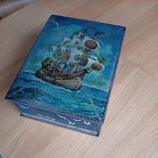 Vintage 1930s Macfarlane & Lang biscuit tin. Golden Galleon design.