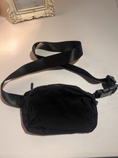 Crossbody Fanny Pack Unisex Belt Mini Bag in Black