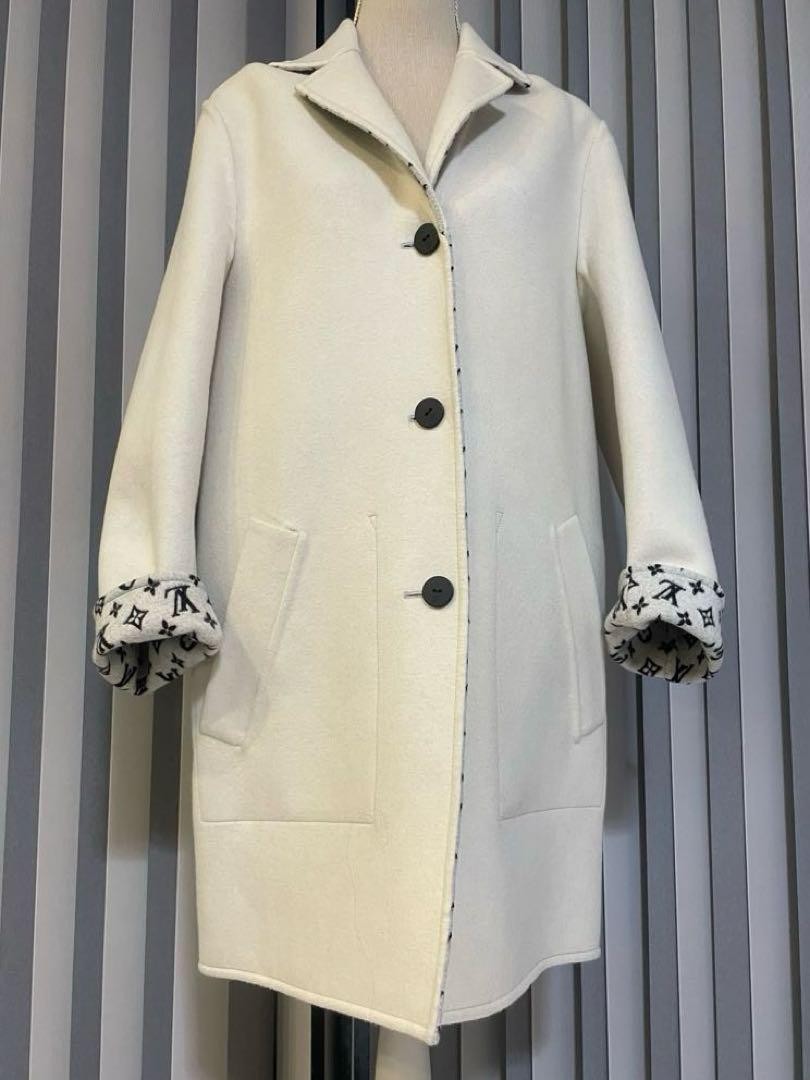 Louis Vuitton Reversible Coat White & Black 34" Used image 3