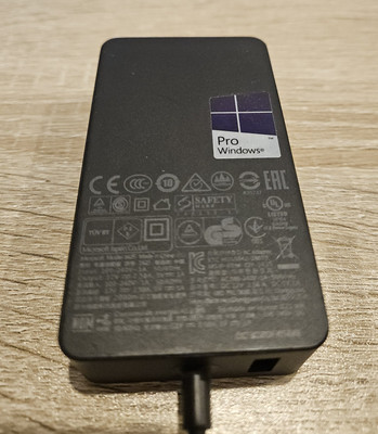 Original Microsoft Model 1625 12V 2.58A Netzteil für Surface Pro 3 Ladegerät
