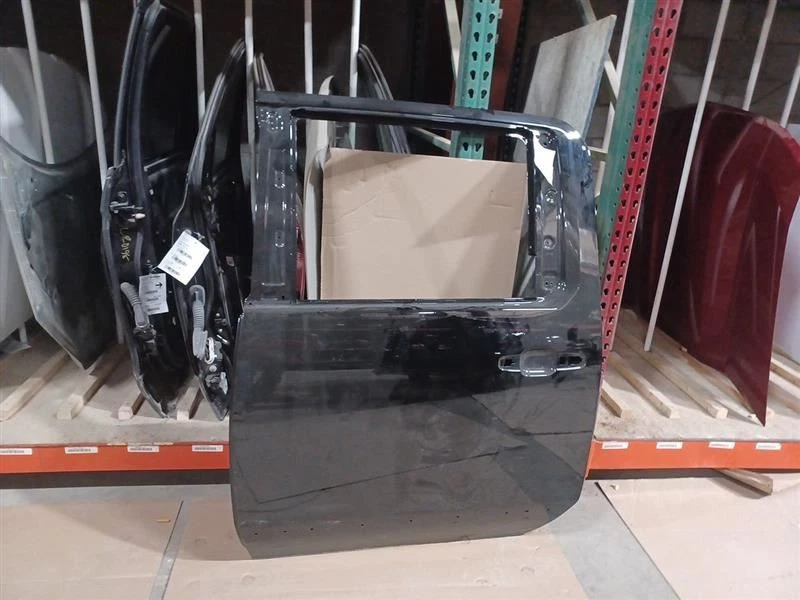 Driver Rear Side Door Crew Cab Opt Ako Fits 20-23 SILVERADO 2500 PICKUP 2903670 - Image 2 of 4