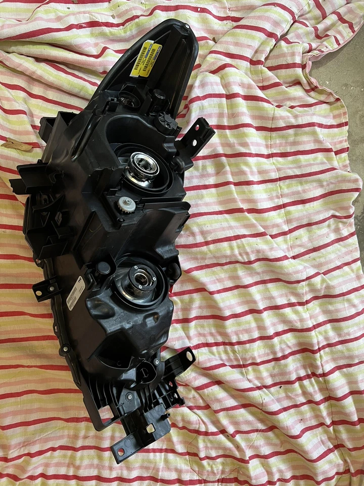 Conjunto de faros - Certificado Capa TYC 20-9428-01-9 se adapta a 14-17 Mazda 6 Foto 4 de 4