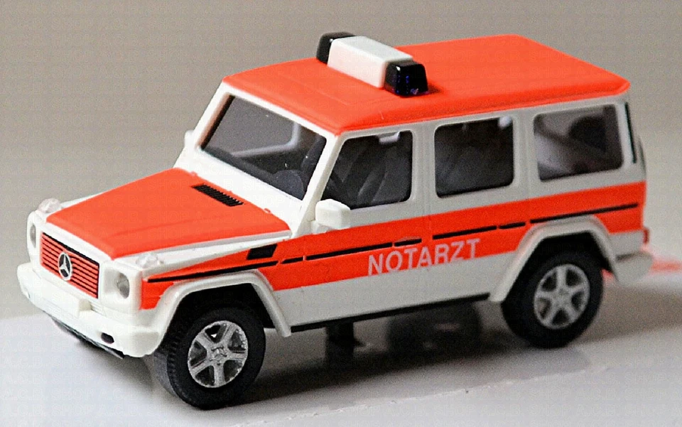 Mercedes Benz Clase G Emergencias W460 Facelift Blanco Rojo Luminoso 1:87 Busch - Imagen 3 de 4