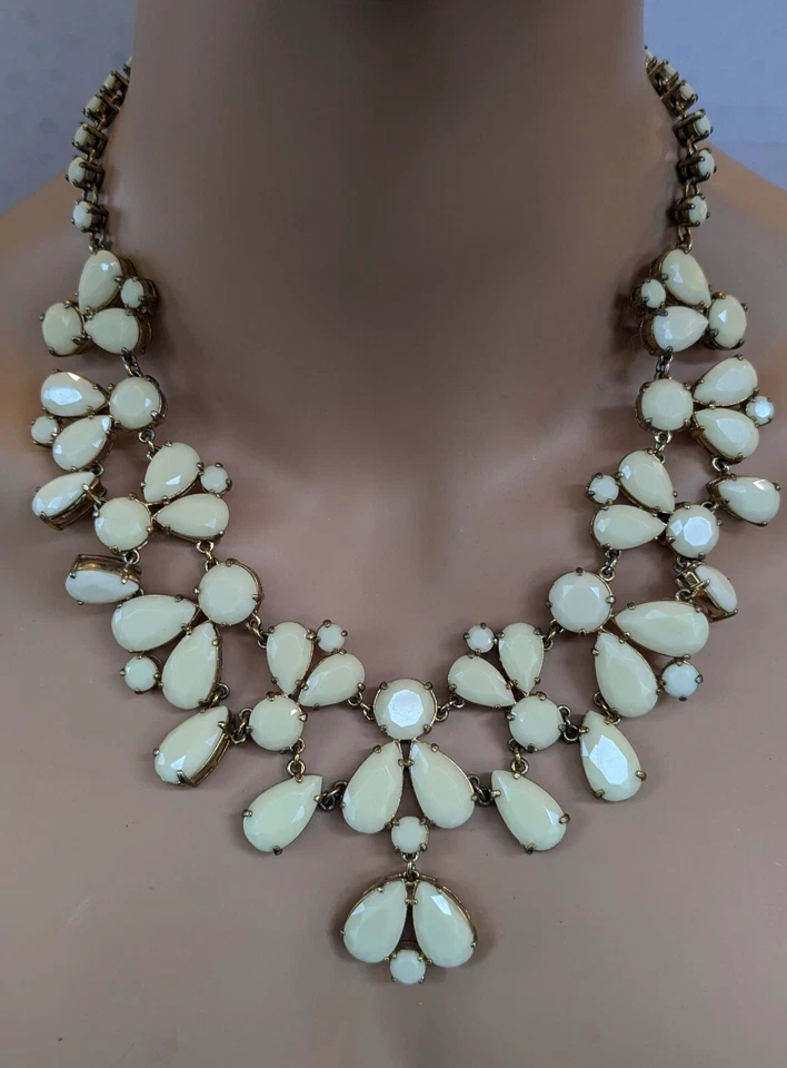 Collar KATE SPADE Marfil Beige Estrás Bronce Tono Oro Foto 2 de 4