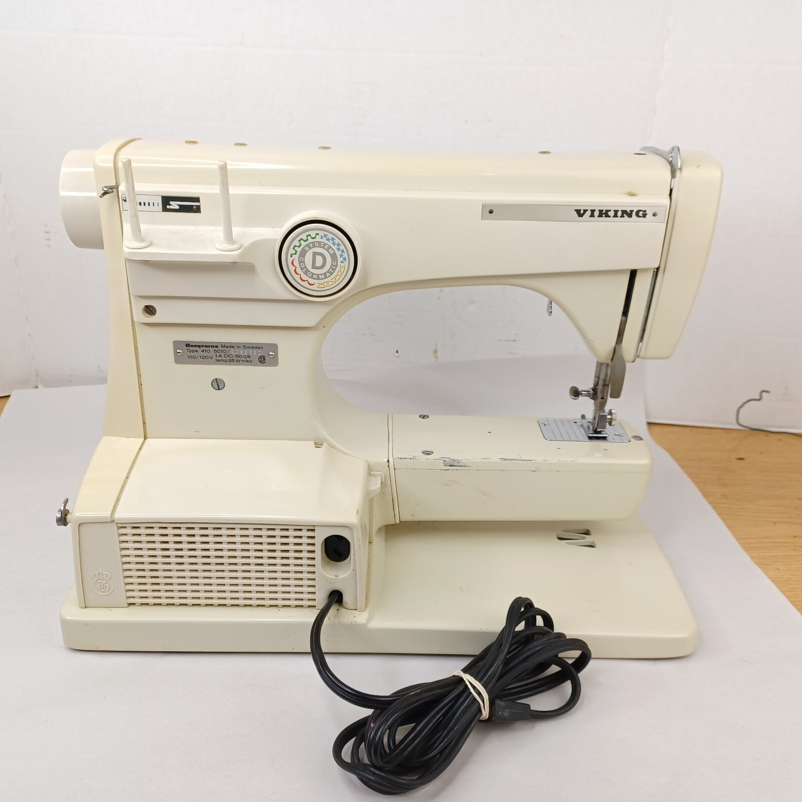 Viking Husqvarna Sewing Machine Model 6010 eBay