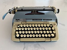Smith-Corona Galaxie Deluxe Portable Typewriter + Original Case (SN 6MLB-193573) thumbnail