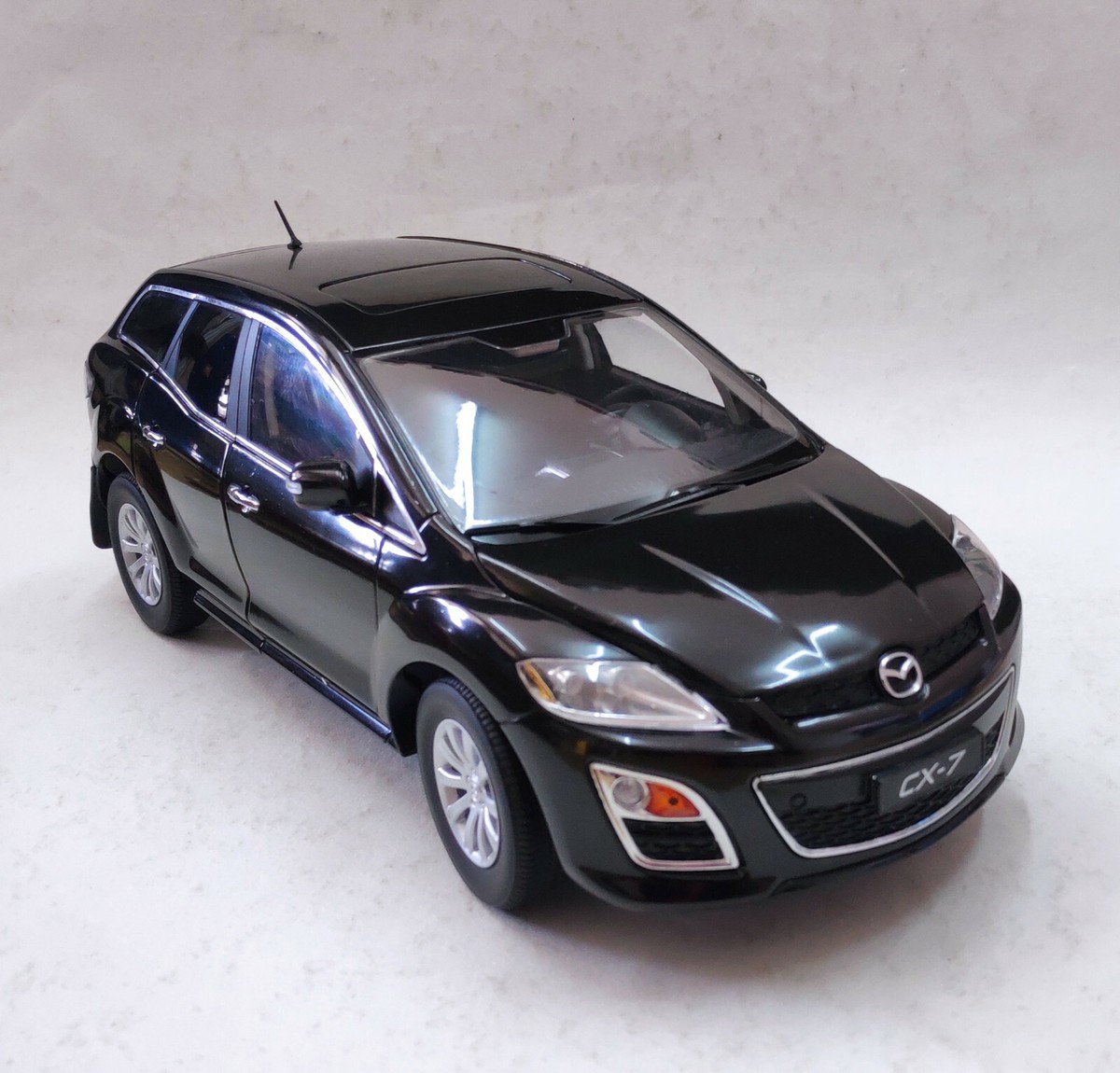 1/18 MAZDA CX-7 SUV Diecast 2010 China MAZDA Dealer model