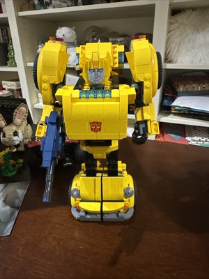 LEGO Icons Transformers Bumblebee 950pcs Set