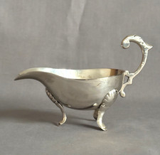 Vintage Mini Silver Plate Sauce Boat &ndash; Georgian Style Shell Feet &ndash; 13cm