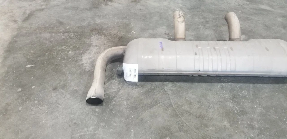 16 MERCEDES BENZ AMG GLE63S COUPE W292 5.5L REAR EXHAUSTER MUFFLER - Image 4 of 4