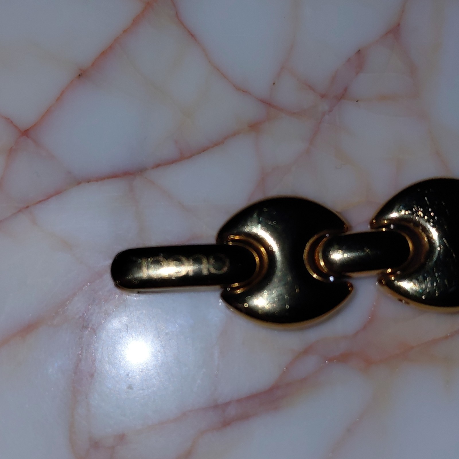 GUCCI Gold Rectangular Analog Bracelet Wristwatch… - image 2