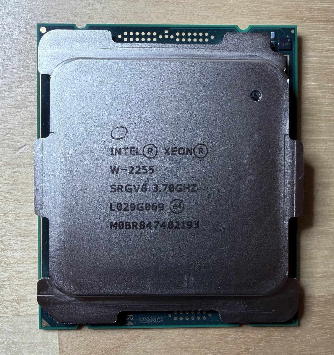 CPU Intel Xeon W-2255 Intel Xeon W-2255 3.70GHz 10-Core 19.25MB LGA2066 CPU P/N: SRGV8