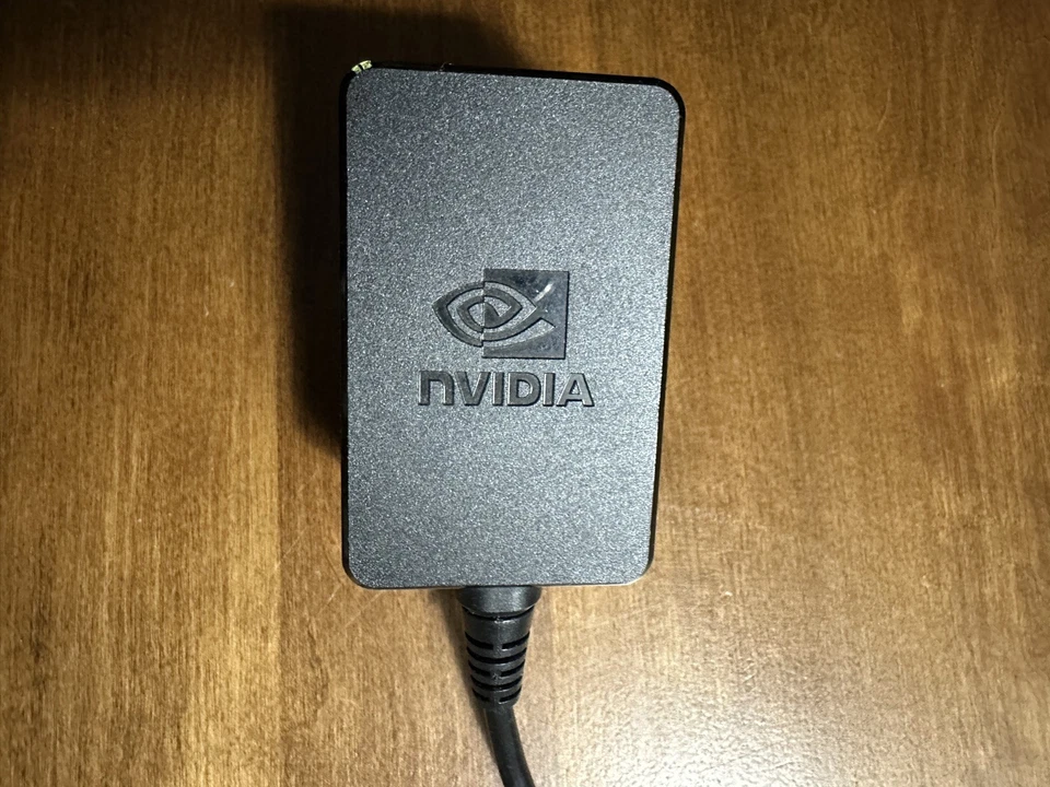 NVIDIA Shield 2017 16GB Console 4K HDR Media Player and Controller - Image 4 of 4