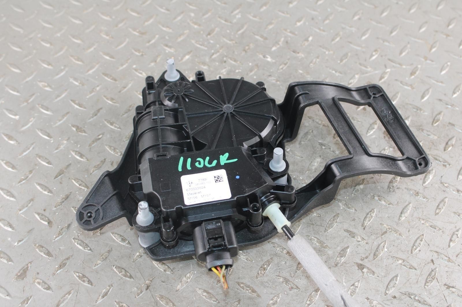 Maserati Ghibli 2014-2021 Rear Actuator with bracket P/N 670033024