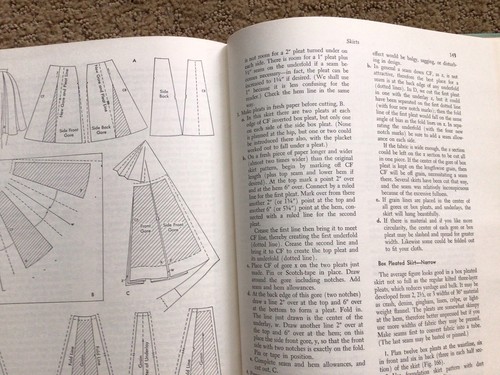 Vintage Practical Dress Design Erwin SEWING Hardback Edition 1954 Book - Picture 5 of 6