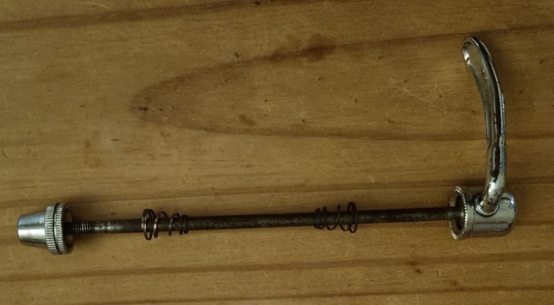 Vintage Suntour Quick Release Skewer 160mm Length In Good Condition Rear.