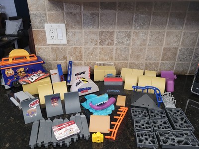 Hot Wheels Tony Hawk Lot Of Tony's Taco Truck & Tech Deck Ramps & Accessories EC